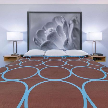 Готель Super 8 By Wyndham New Braunfels I-35 Екстер'єр фото