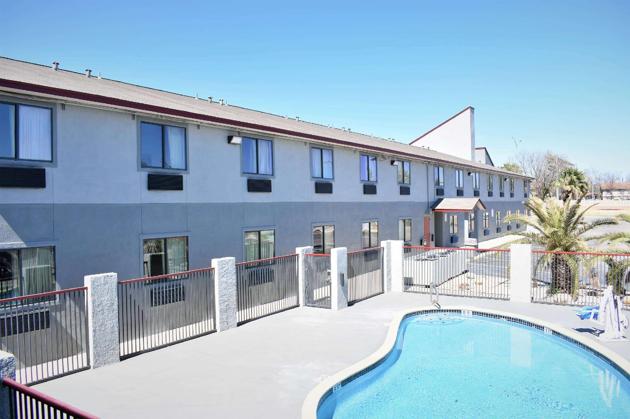Готель Super 8 By Wyndham New Braunfels I-35 Екстер'єр фото